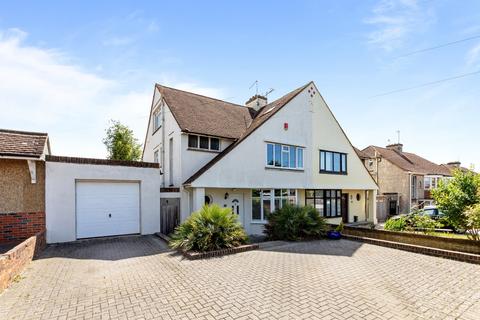 Buckingham Avenue, Shoreham