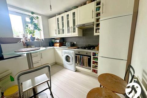 Wickham Road, London, SE4 2 bed flat for sale
