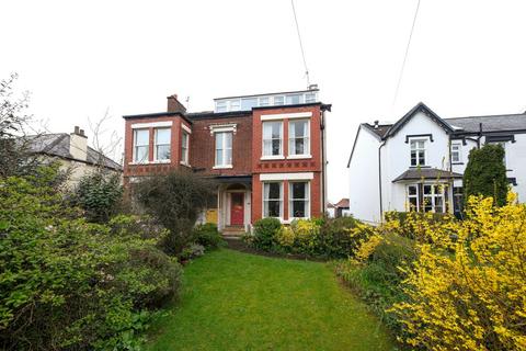 5 bedroom semi-detached house for sale