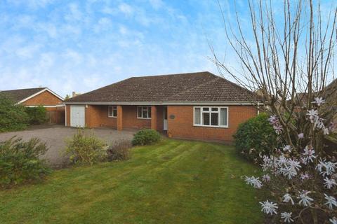 Main Road, Friday Bridge, Wisbech... 3 bed detached bungalow for sale