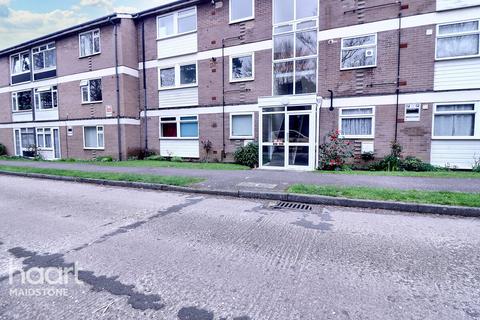Tonbridge Road, Maidstone 2 bed apartment for sale