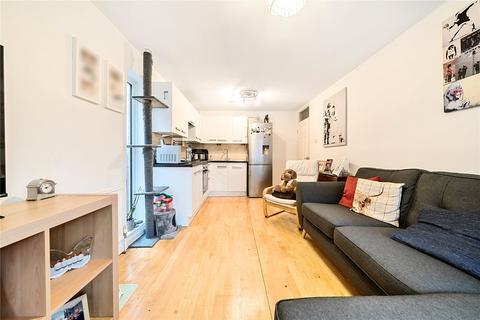 Hetherington Way, Uxbridge UB10 2 bed apartment for sale