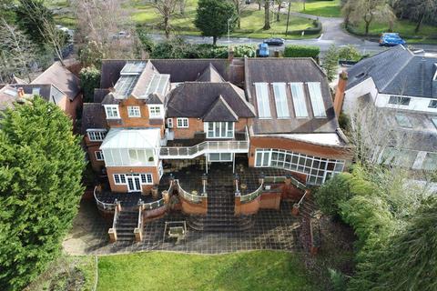 9 bedroom detached house for sale