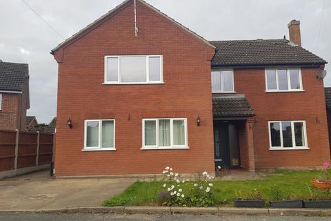 Maple Drive, Taverham, Norwich, NR8 5 bed detached house for sale