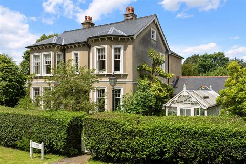 How Lane, Chipstead 6 bed detached house for sale