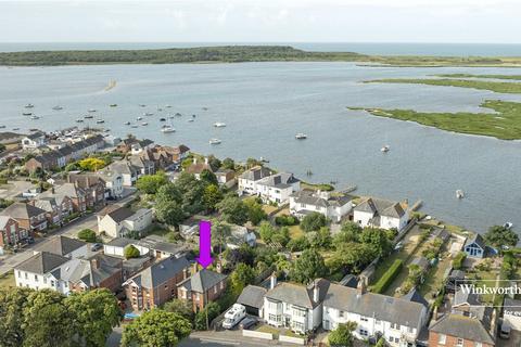 Stanpit, Christchurch, BH23 4 bed detached house for sale