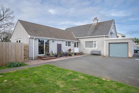 Benllech, Tyn Y Gongl 4 bed detached house for sale