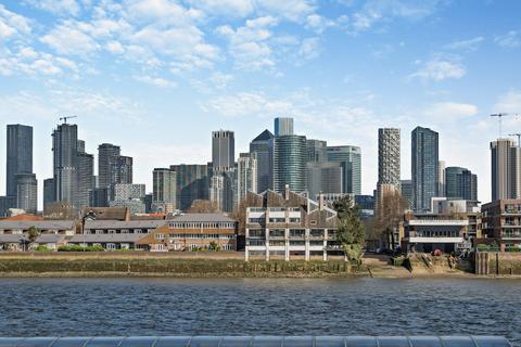 Ferry Street, London E14 7 bed terraced house for sale