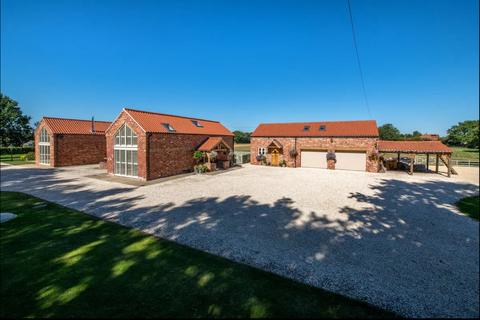 6 bedroom detached house for sale