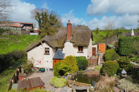 Knowle, Crediton, EX17 2 bed detached house for sale