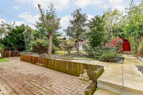 The Walk, Hornchurch, Essex 3 bed detached house for sale
