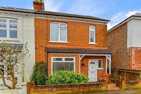 Southwood Road, Tunbridge Wells, Kent 3 bed semi