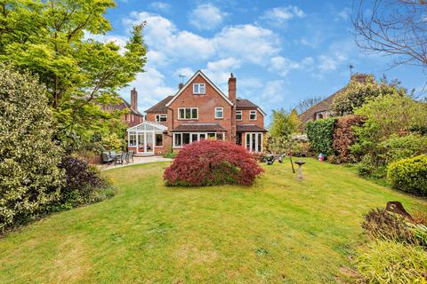 Pine View Close, Haslemere, Surrey 5 bed detached house for sale