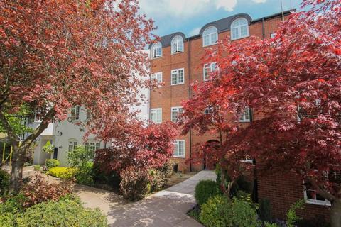 Tatton Court, King Street, Knutsford 2 bed penthouse for sale