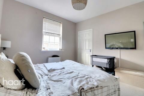 2 bedroom maisonette for sale