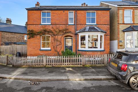 Gordon Road, Redhill RH1 3 bed house for sale