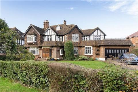 6 bedroom detached house for sale