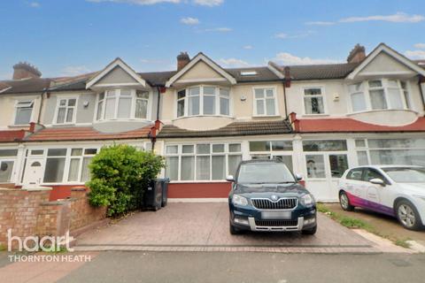 4 bedroom terraced house for sale