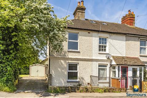Rydes Hill Road, Surrey GU2 2 bed end of terrace house for sale