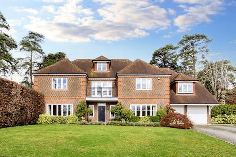 6 bedroom detached house for sale