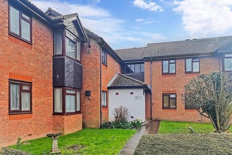 Roselawn Gardens, Margate, Kent 2 bed flat for sale