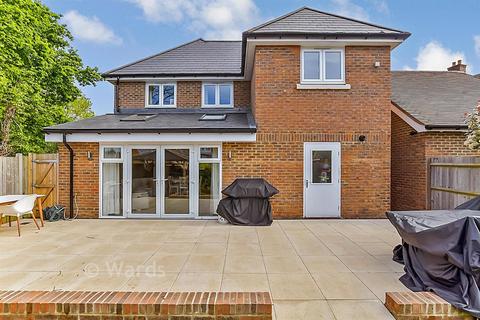 The Glebe, Yalding, Maidstone, Kent 3 bed detached house for sale