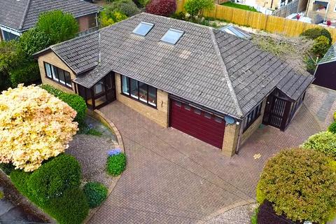 Bedale Drive, Skelmanthorpe... 3 bed detached bungalow for sale