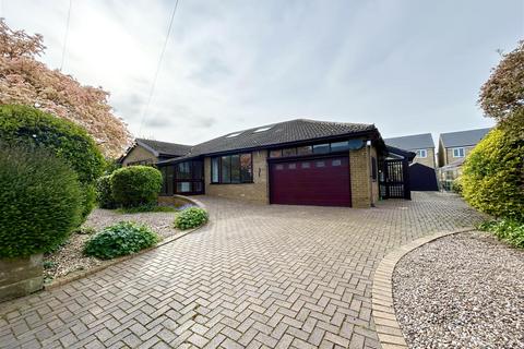 Bedale Drive, Skelmanthorpe... 3 bed detached bungalow for sale