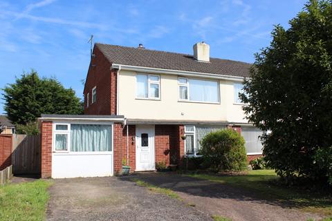 Court Drive, Cullompton, Devon, EX15 4 bed semi