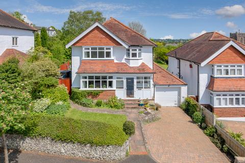 Julien Road, Coulsdon CR5 4 bed detached house for sale