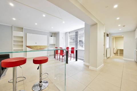 Redcliffe Gardens, Chelsea, London, SW10 2 bed flat for sale