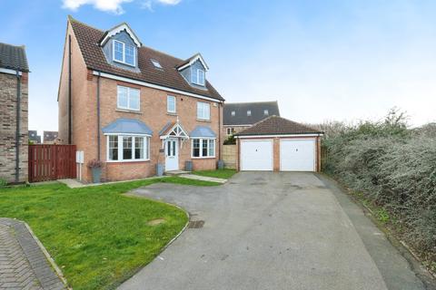 6 bedroom detached house for sale