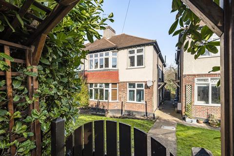 Wandle Road, Morden SM4 2 bed maisonette for sale