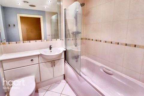 83 London Road, Guildford 2 bed apartment for sale