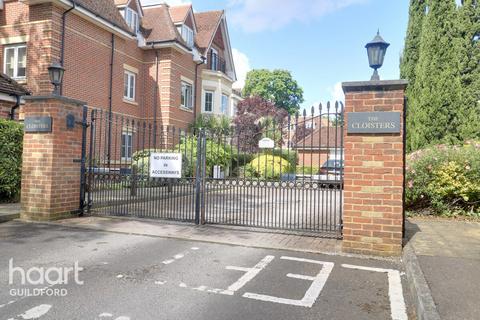 83 London Road, Guildford 2 bed apartment for sale