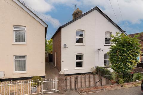 2 bedroom semi-detached house for sale