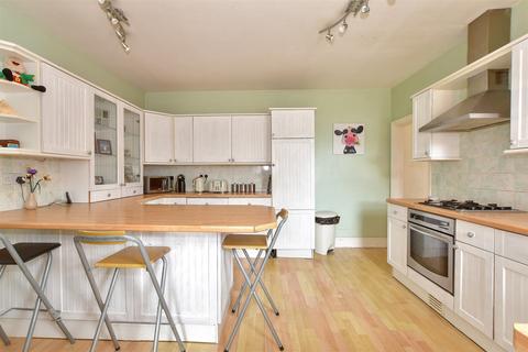 Victoria Road, Sandown, Isle of Wight 4 bed semi