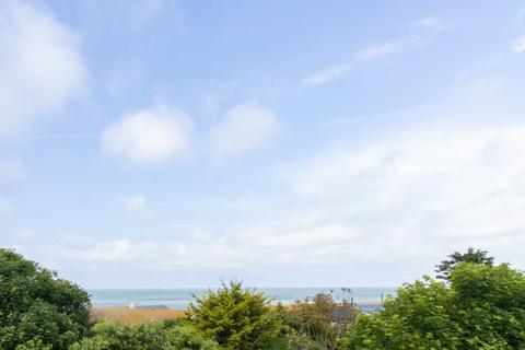 Kingsgate Avenue, Broadstairs, CT10 2 bed flat for sale