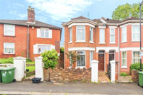 Sandhurst Road, Polygon, Southampton... 3 bed semi