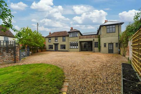 5 bedroom link detached house for sale