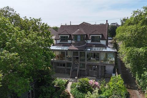 Lynhurst Avenue, Barnstaple EX31 6 bed detached house for sale