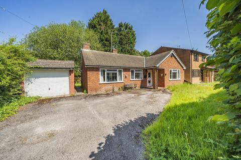 Elvetham Road, Fleet, Hampshire, GU51 3 bed bungalow for sale