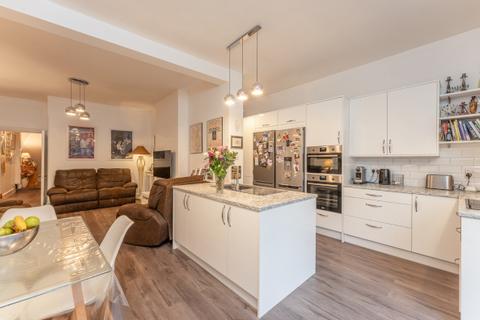 Hale Lane, Mill Hill, NW7 5 bed semi