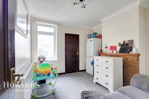 Norwich Road, Lowestoft 3 bed terraced house for sale