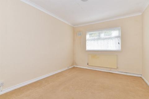 2 bedroom ground floor flat for sale