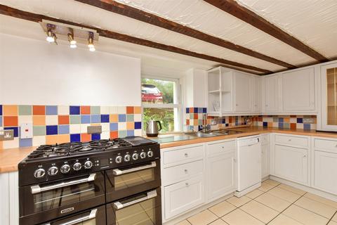 Horsham Road, South Holmwood... 4 bed semi