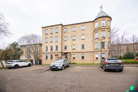 3 bedroom flat for sale