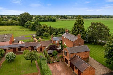 7 bedroom equestrian property for sale