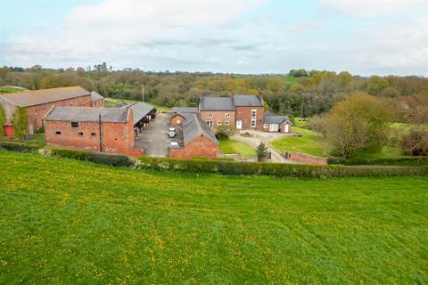 7 bedroom country house for sale