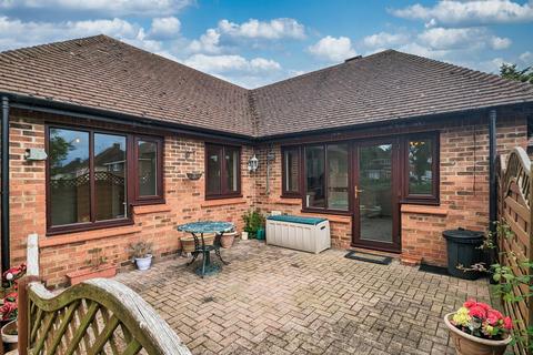 Knowles Green, Milton Keynes MK2 2 bed bungalow for sale